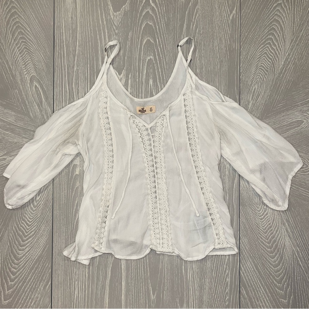 Hollister White Lace Trim Women's Cold-Shoulder Top.
